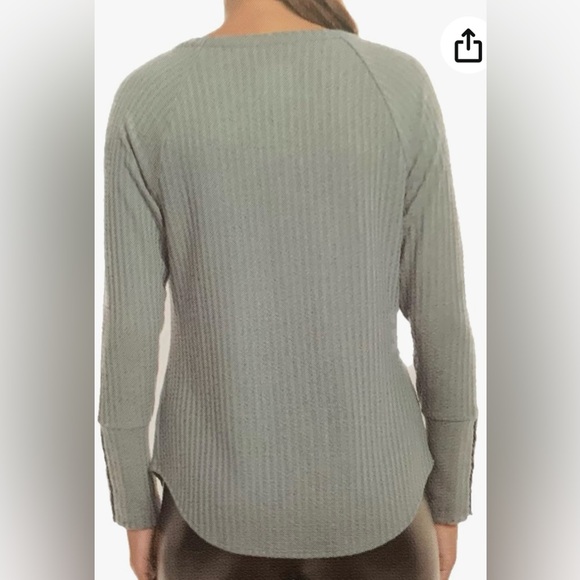 NWT CHASER Small (will fit m also) Gray Oversized Thermal Shirt Button Cuffs - Picture 2 of 9